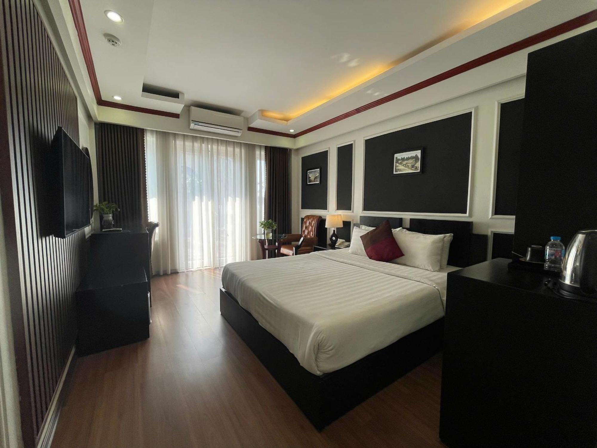 Viet Hotel, Hanoi